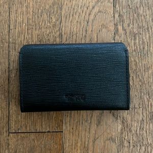 Tumi Black Leather Gusseted Card Case